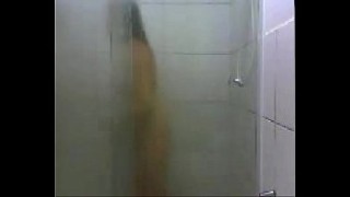 Shytara american sex film &quotCamfrog&quot Gatinha tomando banho enquanto maridao filmava&quot