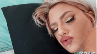 Blonde massage pussy kender sunderland and fuck big cock